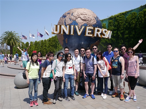 圖3: 環球影城主題公園裡充滿著讓大家感動又興奮的娛樂設施，讓大家樂而忘返，是必去景點之一。