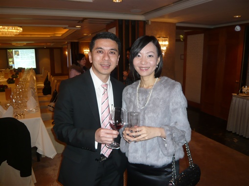 圖3:區域主管李國強Franki(左)與Zurich的Miranda合照