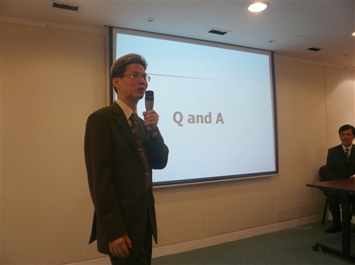 圖4:中原理財董事總經理周忠信勉勵同事努力鍛鍊口才