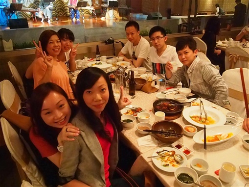 圖5: 大家品嘗了韓國傳統美食。