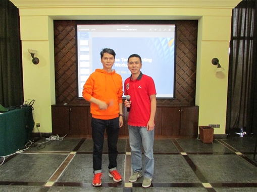 圖5：香港區總經理Franki Lee與標準人壽的代表Petrus Lam合照。