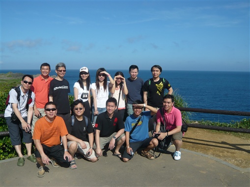 圖8:精英會同事們在萬座毛留影