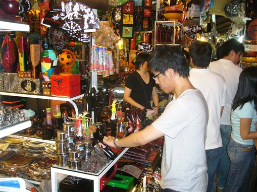 圖9:市集中搜羅精美手信