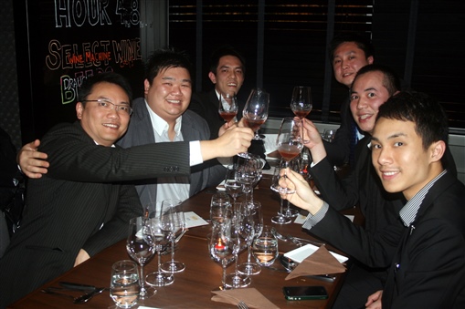 圖5:左前起：Eric Poon、Keith、Jack，右前起：Tenly、Roy及Eric Kan。