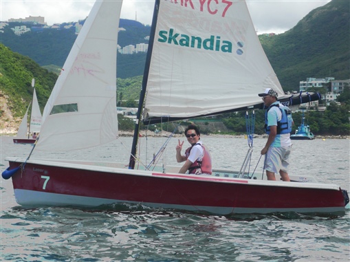 圖13:精英會成員江富強於回程時對帆船的控制已變得駕輕就熟