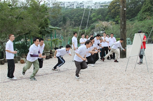 圖5:衝﹗衝﹗衝﹗同事們的投入令是次外展訓練變得更有聲有色