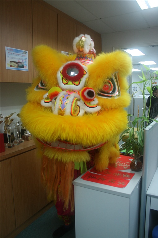 圖4:獅子何奇英偉，難怪同事爭相跟它拍照留念。